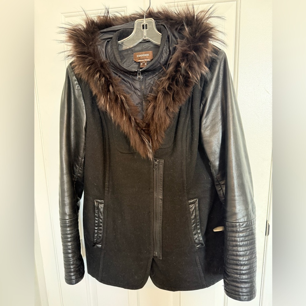 Danier Women's Wool and Black Leather Jacket with Fur Collar - Thinsulate - Sz L - Picture 3 of 13